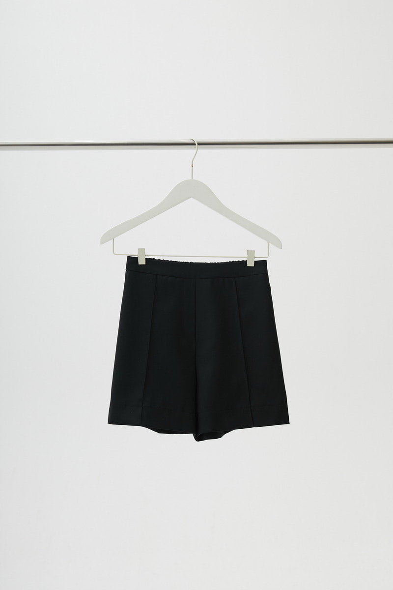 31 wool pintuck shorts (black) - LINGER GALLERY