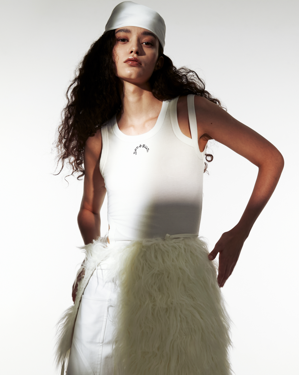 [ECO-FRIENDLY] CUT-OUT SLEEVELESS, WHITE